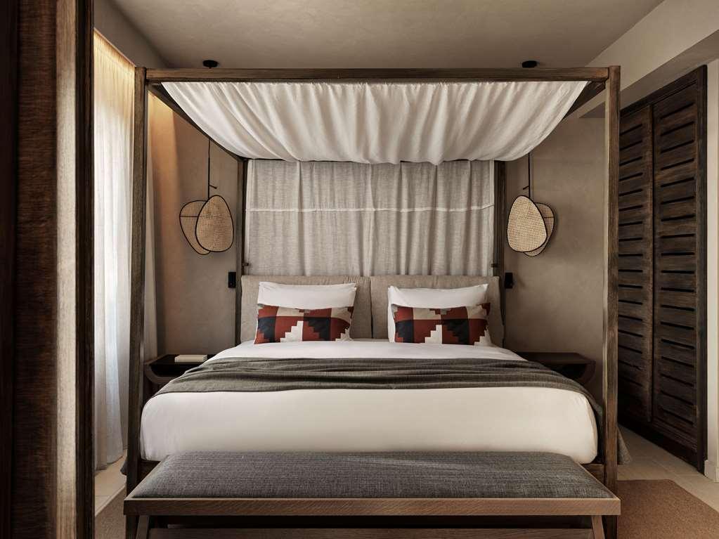 Curio Collection By Hilton Rhodes, Greece *